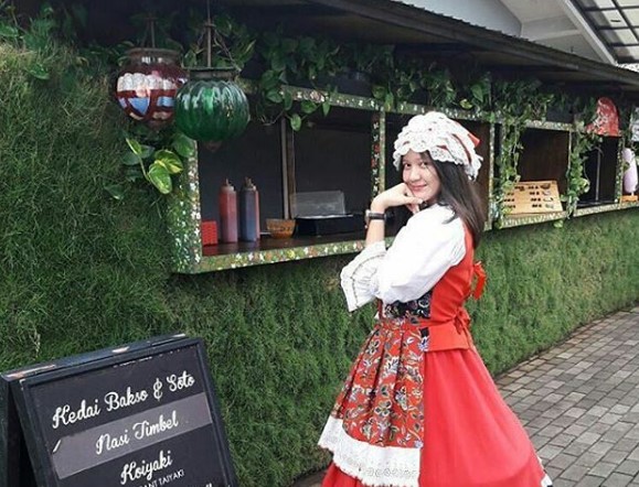 Berpose Gaya Eropa di farmhouse Lembang