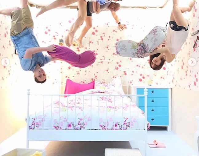 ruang tempat tidur upside down world jogja
