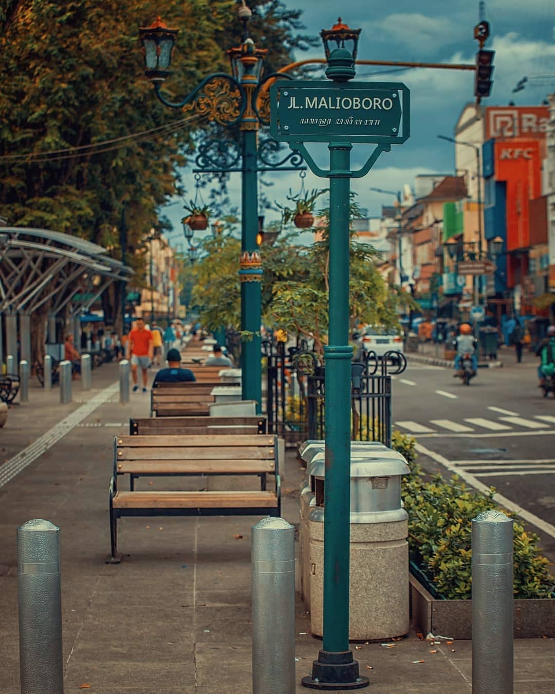Malioboro Pusat Perbelanjaan di Jantung Kota Jogja Malioboro Pusat Perbelanjaan di Jantung Kota Jogja