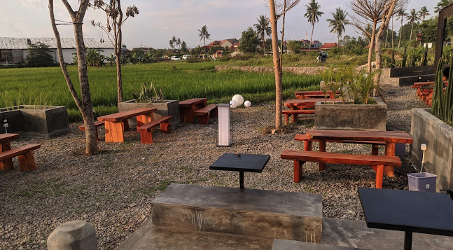 tempat makan dekat sawah jogja